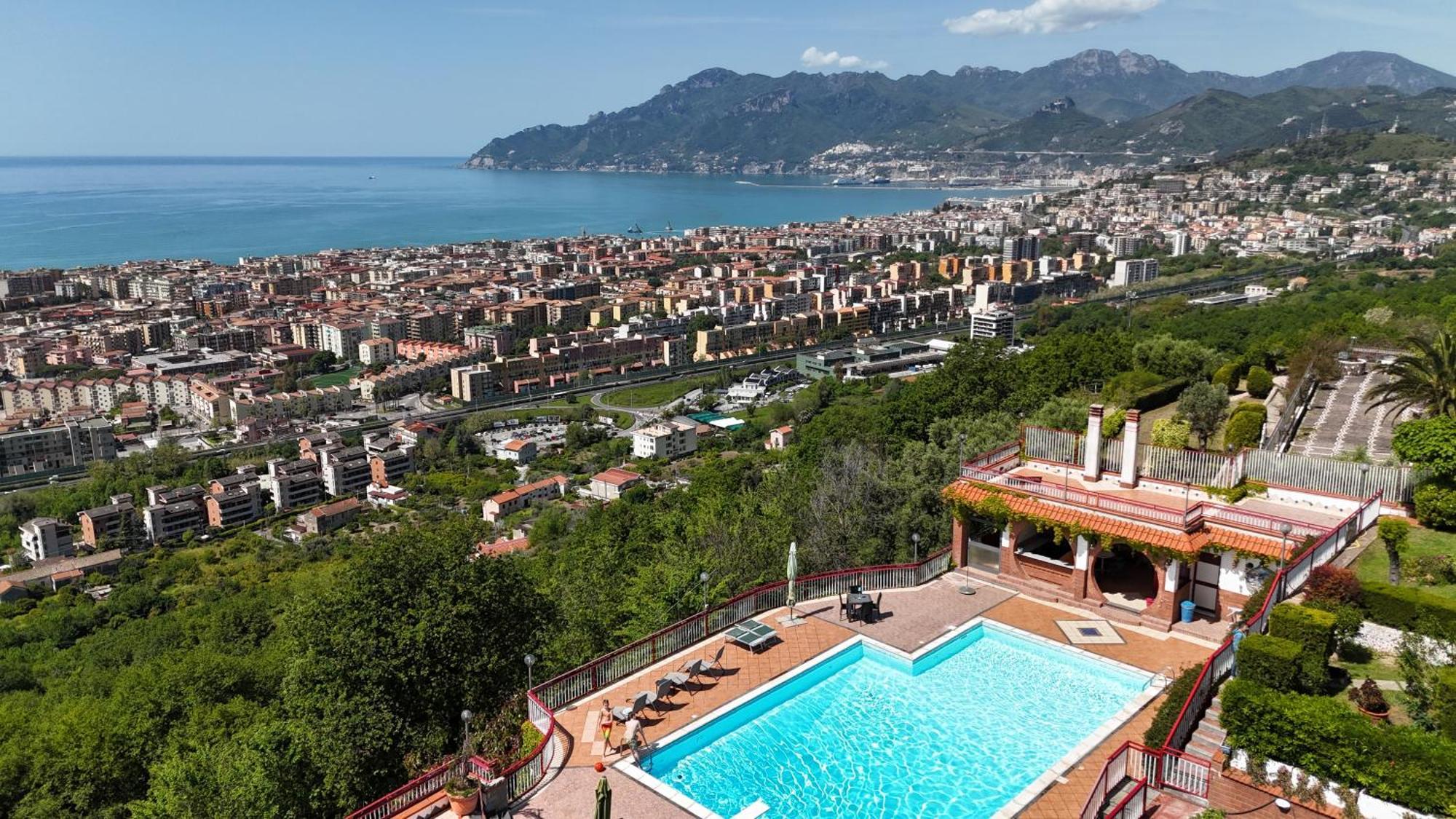 Casa Vacanze Villa Pellegrino Салерно Экстерьер фото