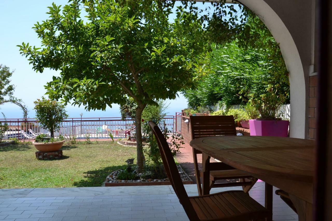 Casa Vacanze Villa Pellegrino Салерно Экстерьер фото
